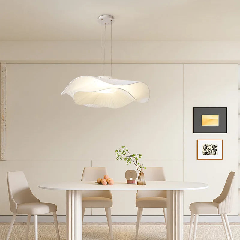 Suspension Luminaire Design Floral - Élégance et Lumière Douce pour Intérieurs Contemporains